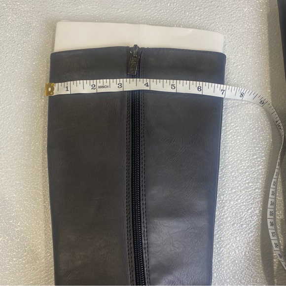 New Kenneth Cole Boots - Picture 3 of 13